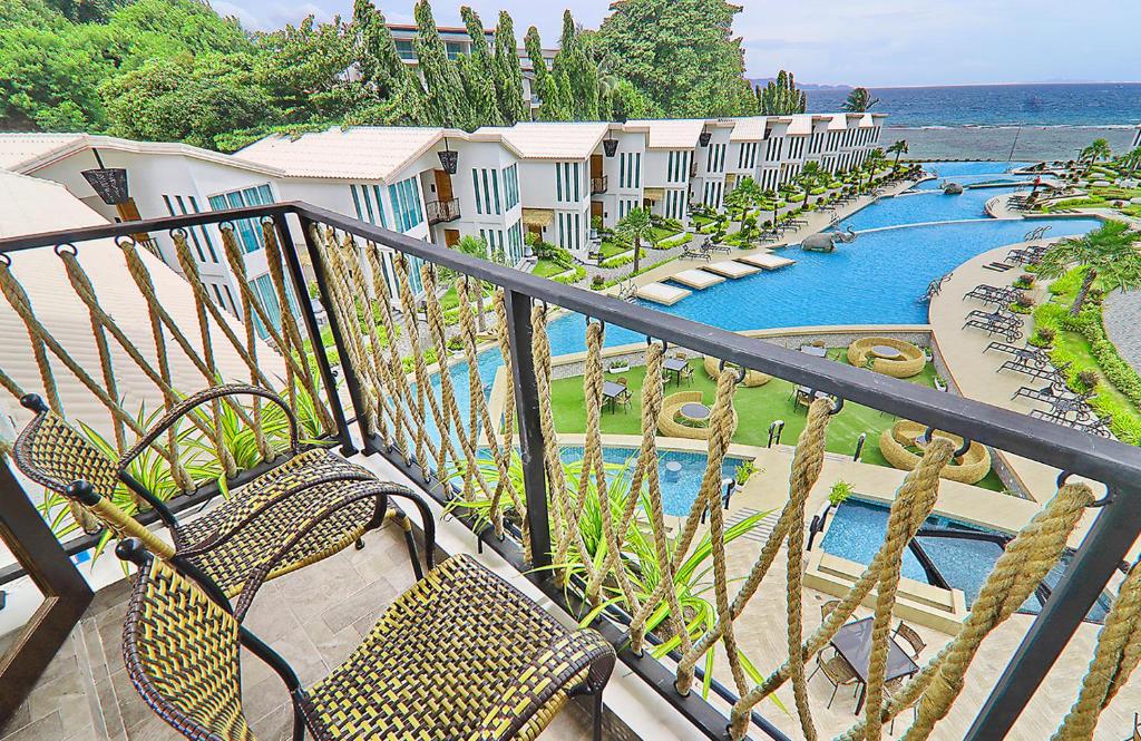 וואני גולדן סנדס קופנגן (Vannee Golden Sands Beachfront Resort)