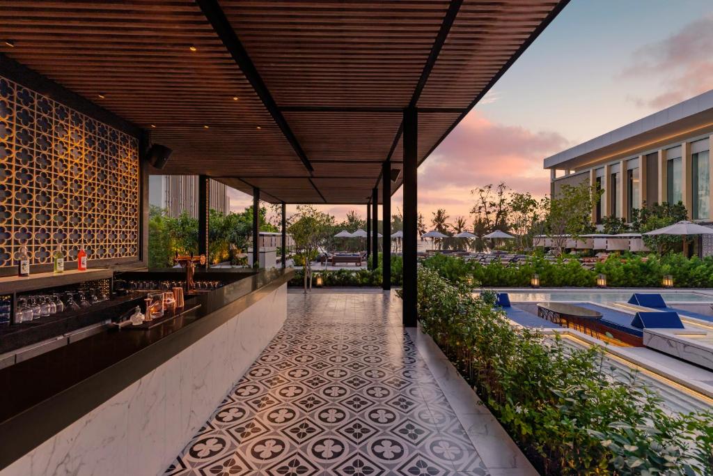 פור פוינטס ביי שרטון פטונג (Four Points by Sheraton Phuket Patong Beach)