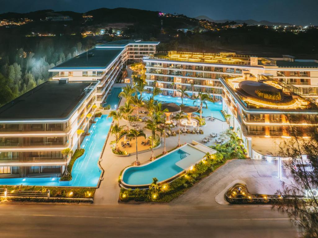 קורה ביץ’ ריזורט (Kora Beach Resort Phuket)