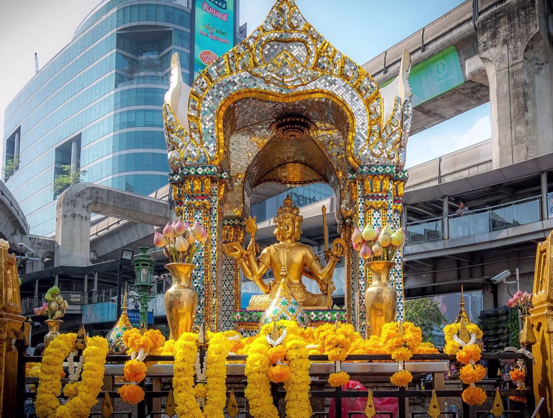 מקדש אראוואן בנגקוק (Erawan Shrine Bangkok)