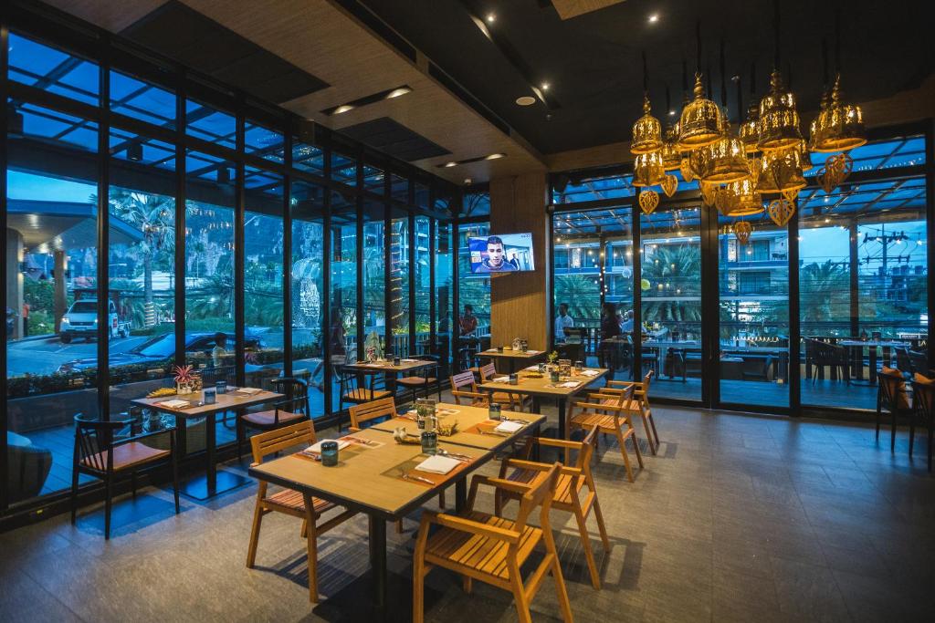הולידיי אין ריזורט קראבי (Holiday Inn Resort Krabi Ao Nang Beach)