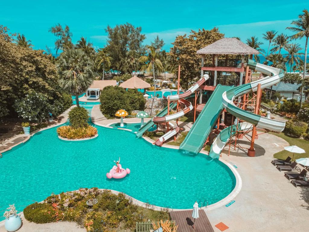 תבורן פאלם ביץ' ריזורט פוקט (Thavorn Palm Beach Resort Phuket)