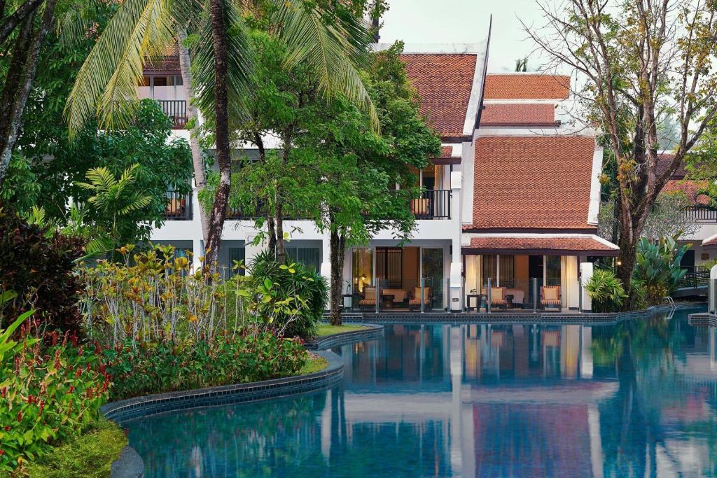 ג'יי דבליו מאריוט קאו לאק ריזורט אנד ספא (JW Marriott Khao Lak Resort & Spa)
